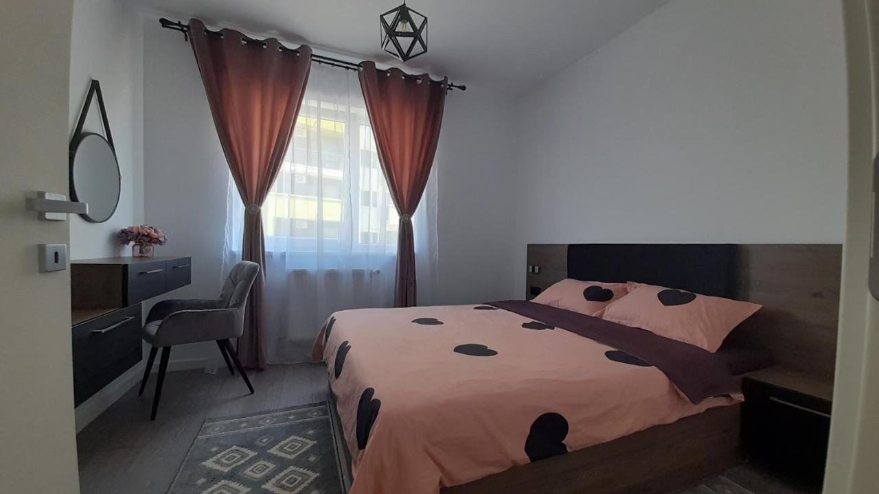Sarah'S Place Oradea Exterior foto